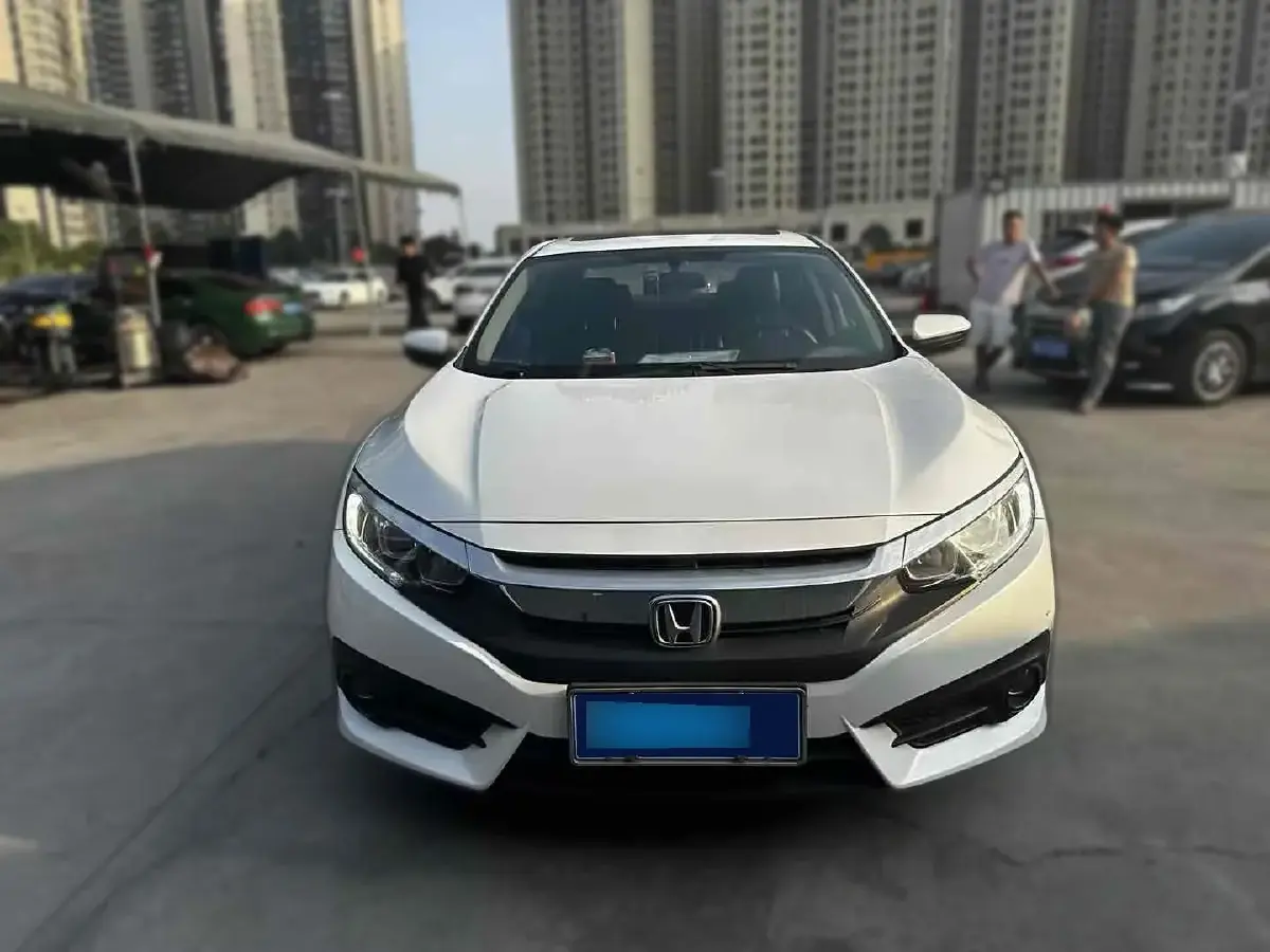 2016 Honda Civic 1.5T 177HP L4 CVT