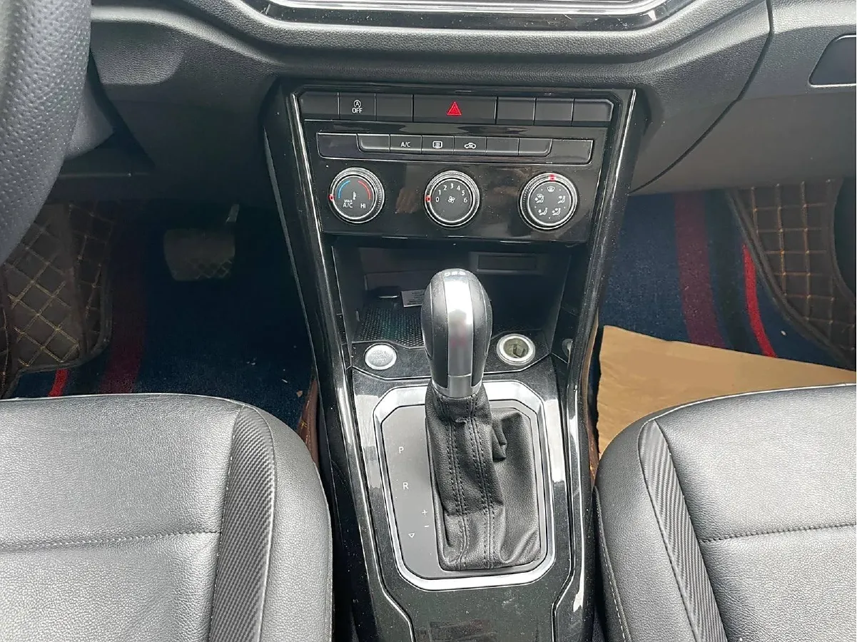 2018 Volkswagen T-Roc 1.4T 150HP L4 7DCT,autocango,china used car exporter,china ev exporter,chinese used car exporter,chinese used ev exporter