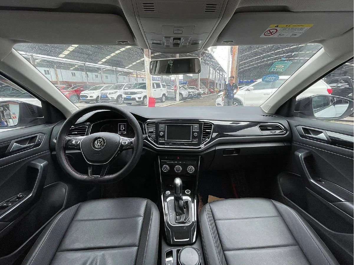 2018 Volkswagen T-Roc 1.4T 150HP L4 7DCT,autocango,china used car exporter,china ev exporter,chinese used car exporter,chinese used ev exporter