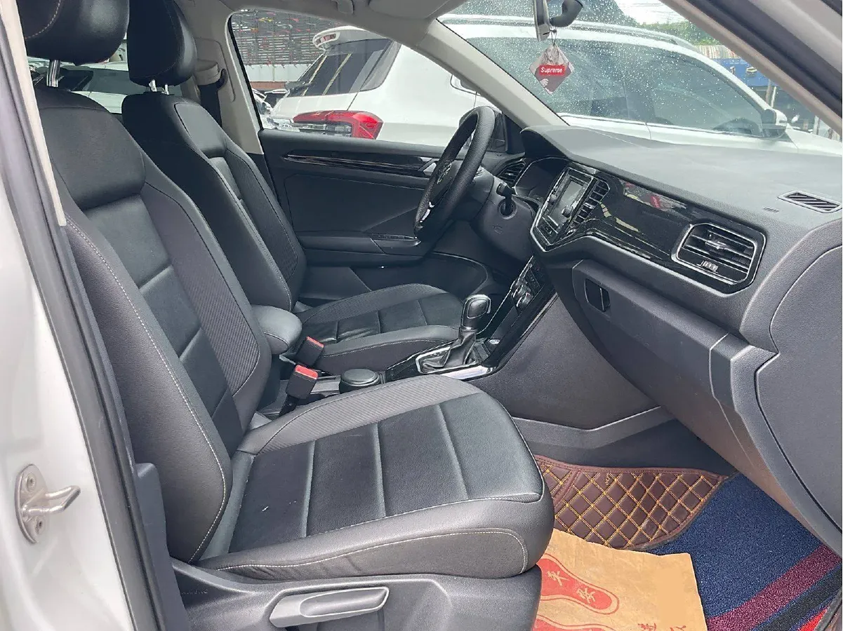 2018 Volkswagen T-Roc 1.4T 150HP L4 7DCT,autocango,china used car exporter,china ev exporter,chinese used car exporter,chinese used ev exporter