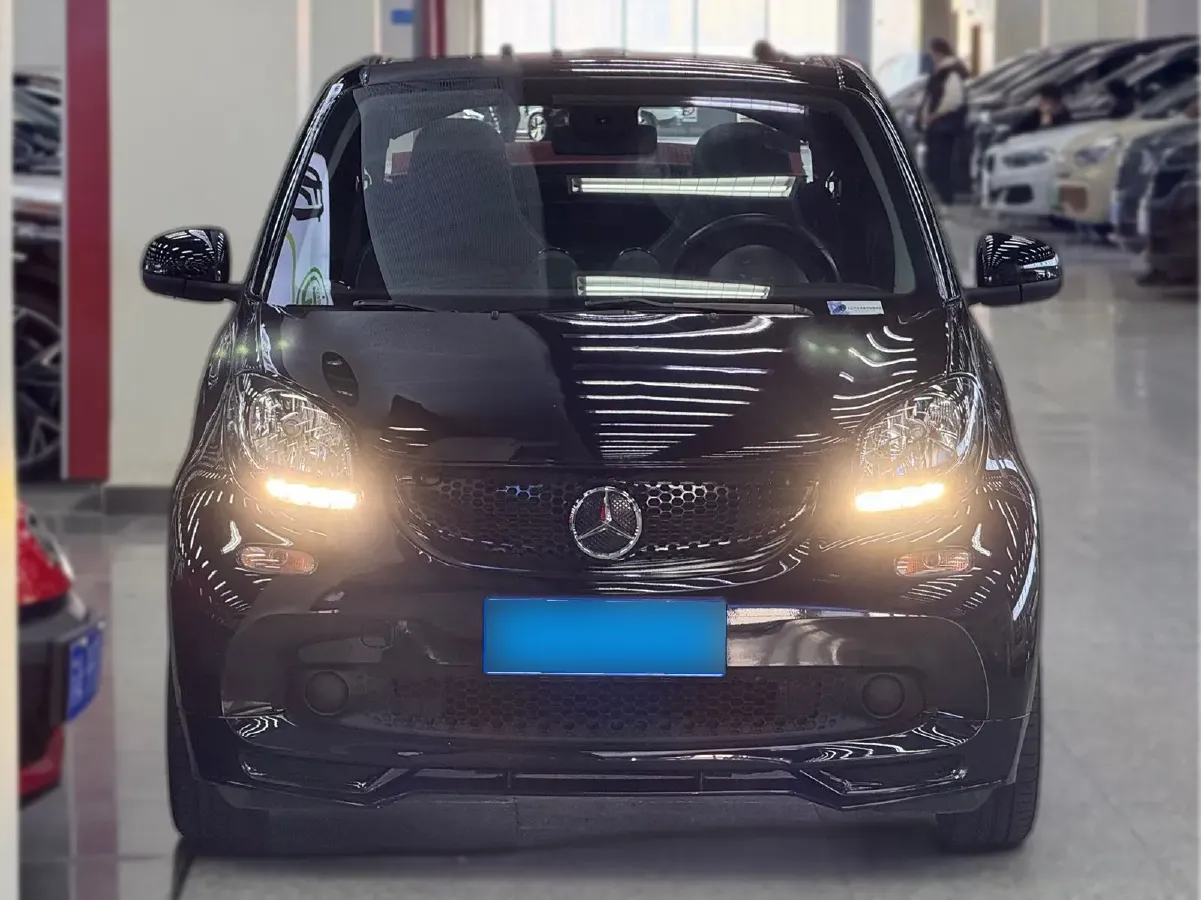 2018 Smart smart fortwo 1.0L 71HP L3 6DCT,autocango,china used car exporter,china ev exporter,chinese used car exporter,chinese used ev exporter