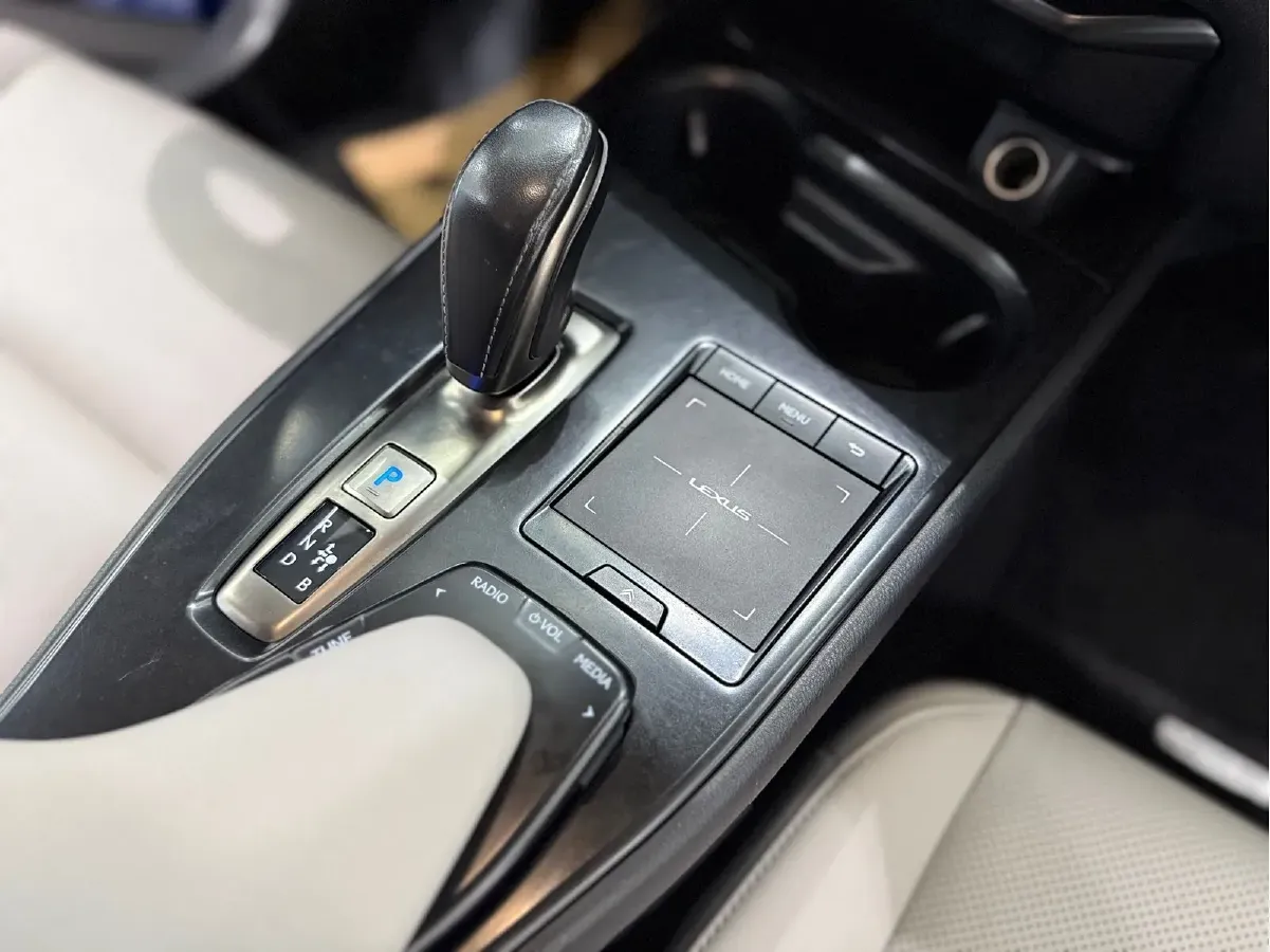 2020 Lexus UX BEV 54.35KWH,autocango,china used car exporter,china ev exporter,chinese used car exporter,chinese used ev exporter