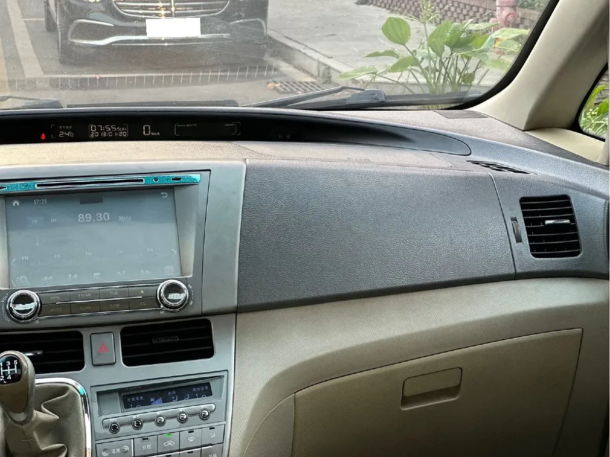 2013 BYD M6 2.0L 140HP L4 5MT,autocango,china used car exporter,china ev exporter,chinese used car exporter,chinese used ev exporter