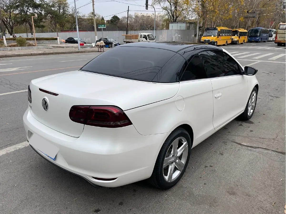 2011 Volkswagen Eos 2.0T 211HP L4 6DCT,autocango,china used car exporter,china ev exporter,chinese used car exporter,chinese used ev exporter