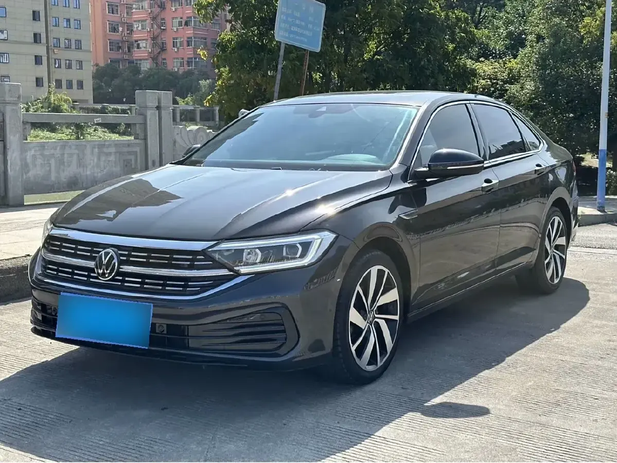 2023 Volkswagen Sagitar 1.5T 160HP L4 7DCT