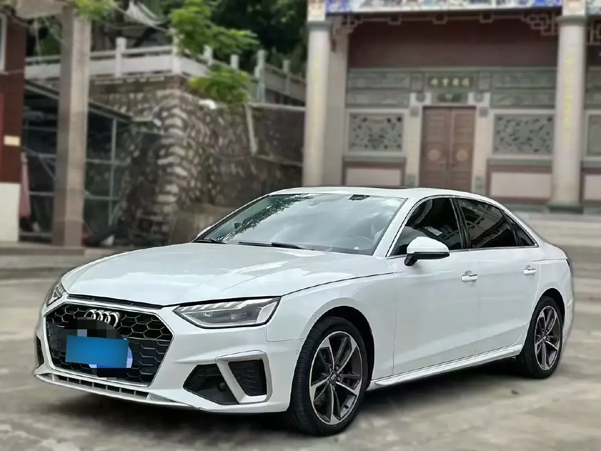 2022 Audi A4L 2.0T 190HP L4 7DCT