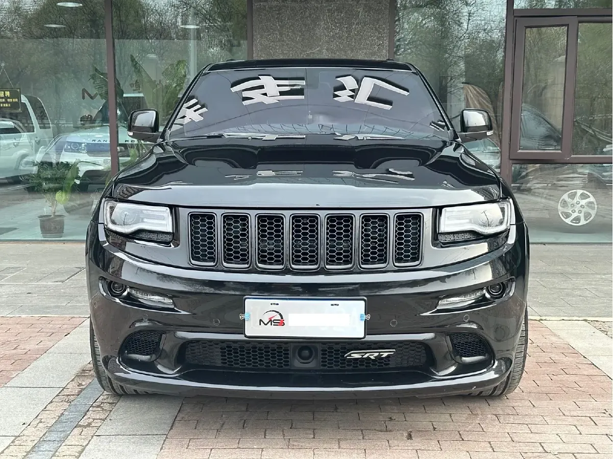 2014 Jeep Grand Cherokee SRT 6.4L 468HP V8 8AT,autocango,china used car exporter,china ev exporter,chinese used car exporter,chinese used ev exporter