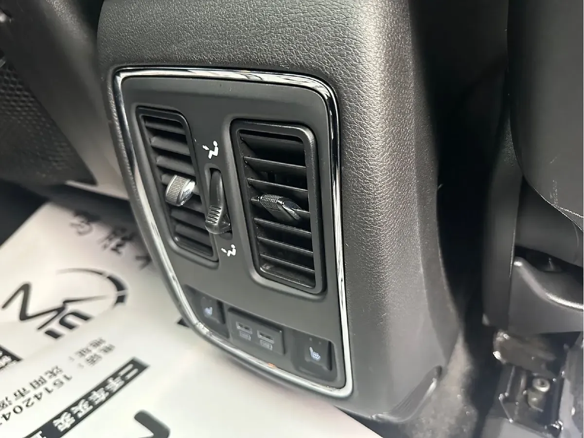 2014 Jeep Grand Cherokee SRT 6.4L 468HP V8 8AT,autocango,china used car exporter,china ev exporter,chinese used car exporter,chinese used ev exporter