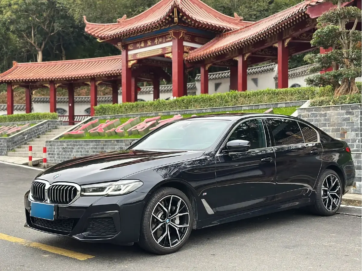 2023 BMW 5 Series 2.0T 245HP L4 8AT