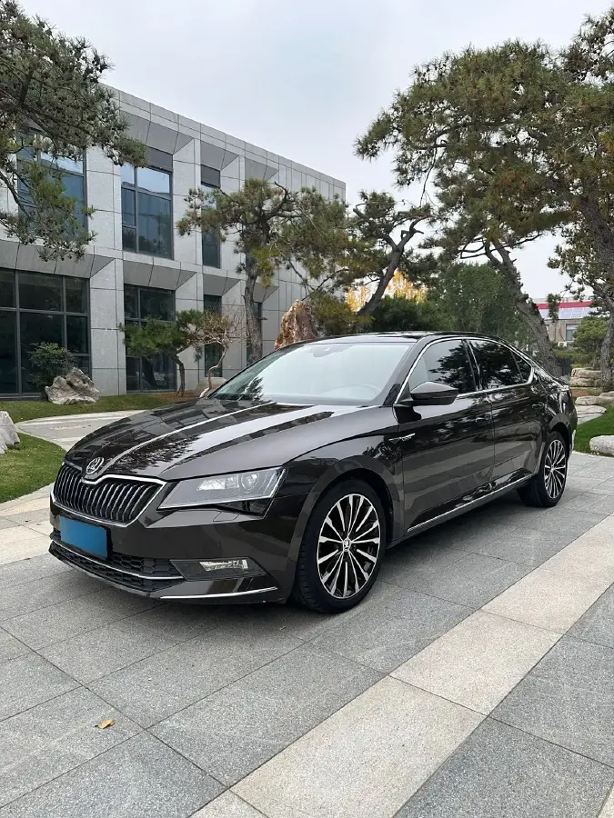 2016 Skoda Superb 1.8T 180HP L4 7DCT