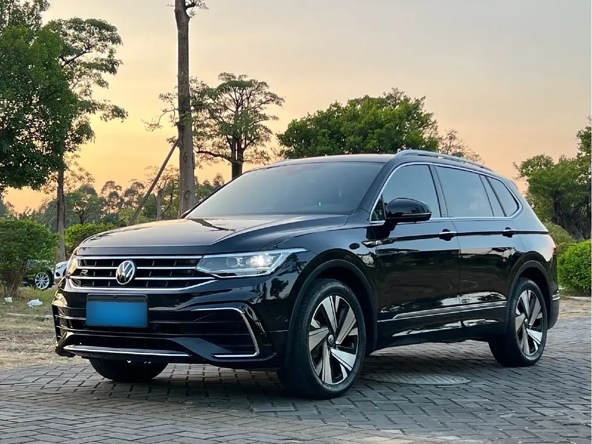 2023 Volkswagen Tiguan L 2.0T 186HP L4 7DCT