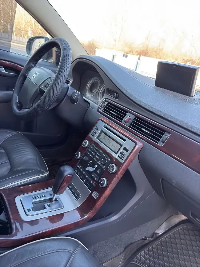 2006 Volvo S80 4.4L 315HP V8 6AT,autocango,china used car exporter,china ev exporter,chinese used car exporter,chinese used ev exporter