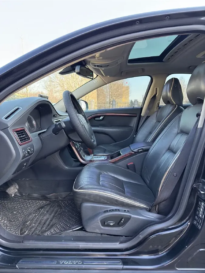 2006 Volvo S80 4.4L 315HP V8 6AT,autocango,china used car exporter,china ev exporter,chinese used car exporter,chinese used ev exporter