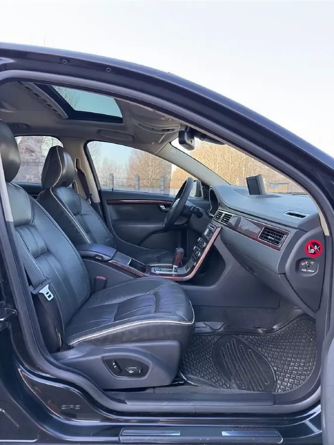 2006 Volvo S80 4.4L 315HP V8 6AT,autocango,china used car exporter,china ev exporter,chinese used car exporter,chinese used ev exporter