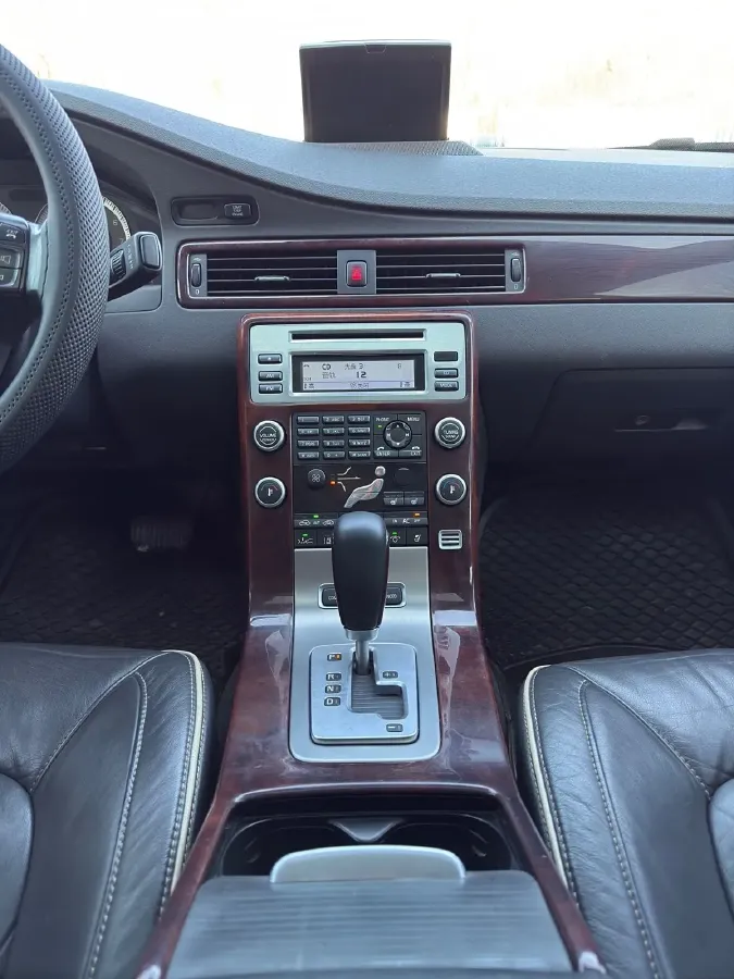 2006 Volvo S80 4.4L 315HP V8 6AT,autocango,china used car exporter,china ev exporter,chinese used car exporter,chinese used ev exporter