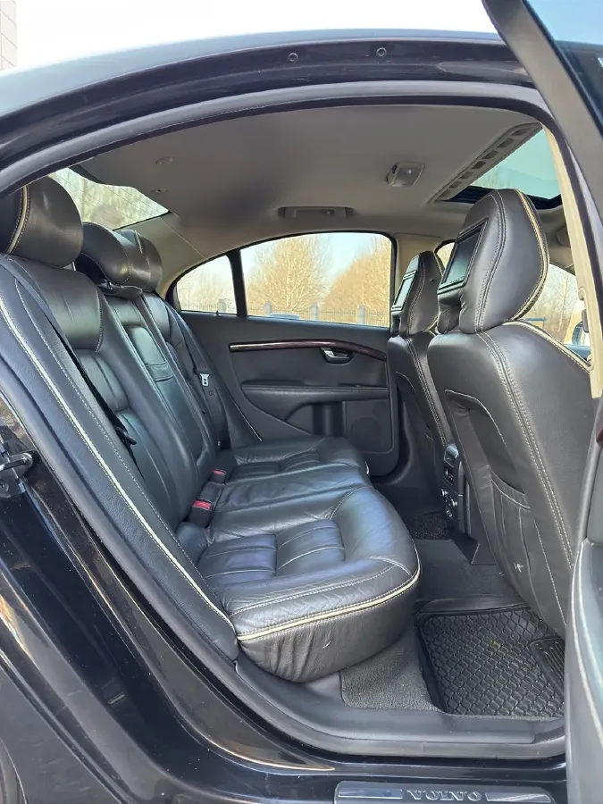 2006 Volvo S80 4.4L 315HP V8 6AT,autocango,china used car exporter,china ev exporter,chinese used car exporter,chinese used ev exporter