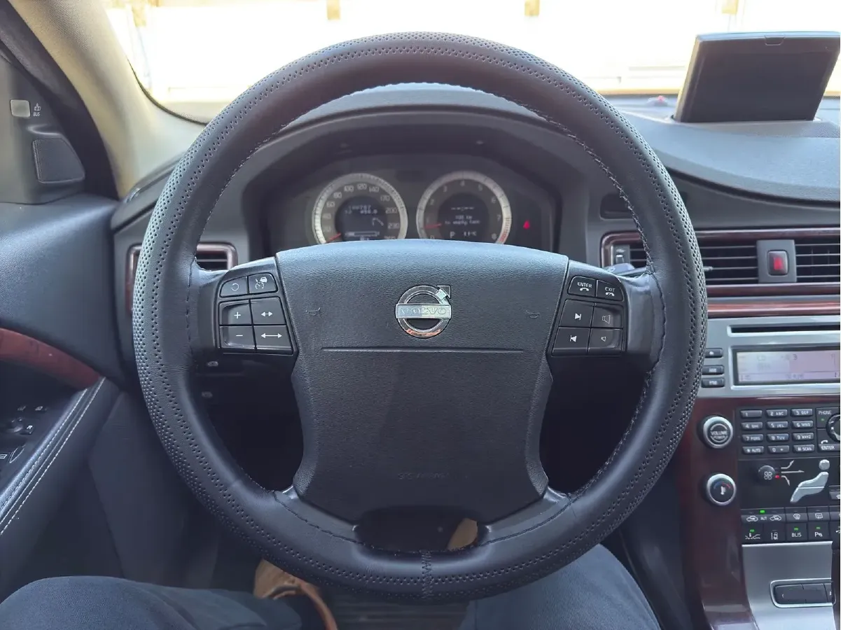 2006 Volvo S80 4.4L 315HP V8 6AT,autocango,china used car exporter,china ev exporter,chinese used car exporter,chinese used ev exporter