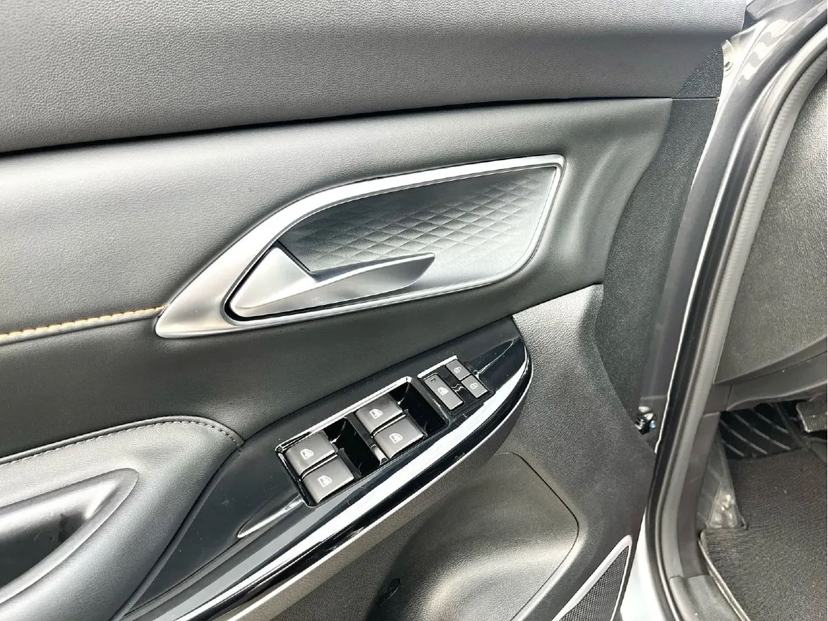 2024 ChangAn X7 PLUS 1.5T 188HP L4 7DCT,autocango,china used car exporter,china ev exporter,chinese used car exporter,chinese used ev exporter