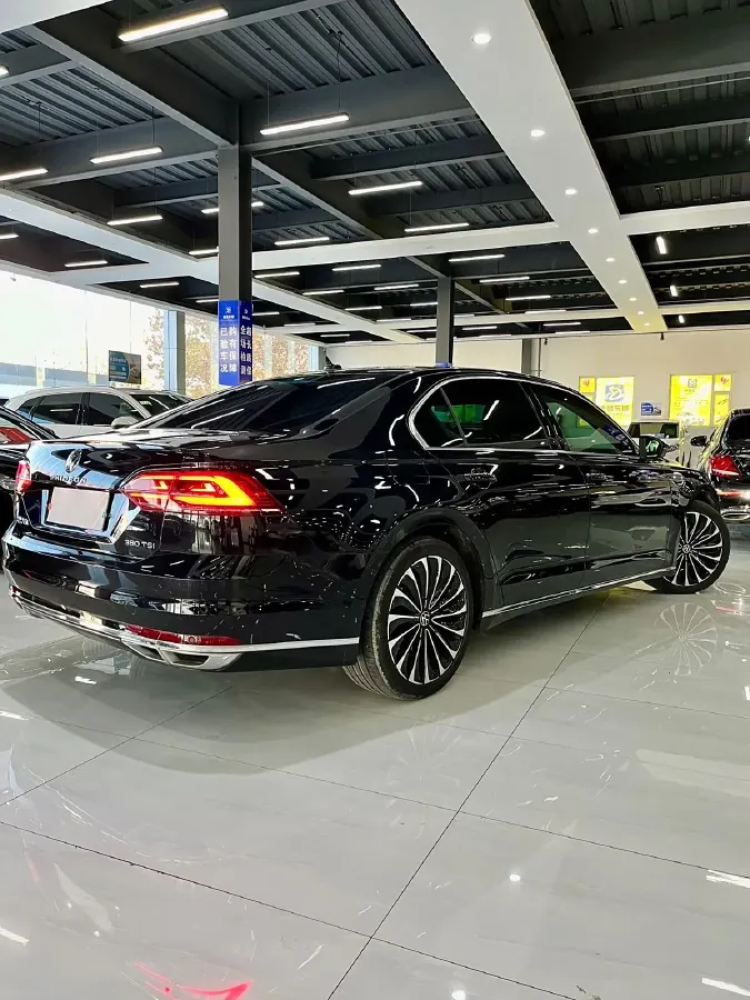 2021 Volkswagen Phideon 2.0T 224HP L4 7DCT,autocango,china used car exporter,china ev exporter,chinese used car exporter,chinese used ev exporter