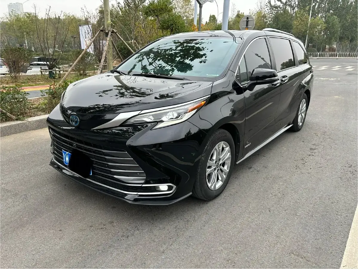 2021 Toyota Sienna 2.5L 192HP L4 E-CVT Hybrid 1.9KWH