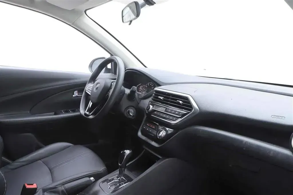 2019 ChangAn Alsvin 1.5L 107HP L4 5DCT,autocango,china used car exporter,china ev exporter,chinese used car exporter,chinese used ev exporter