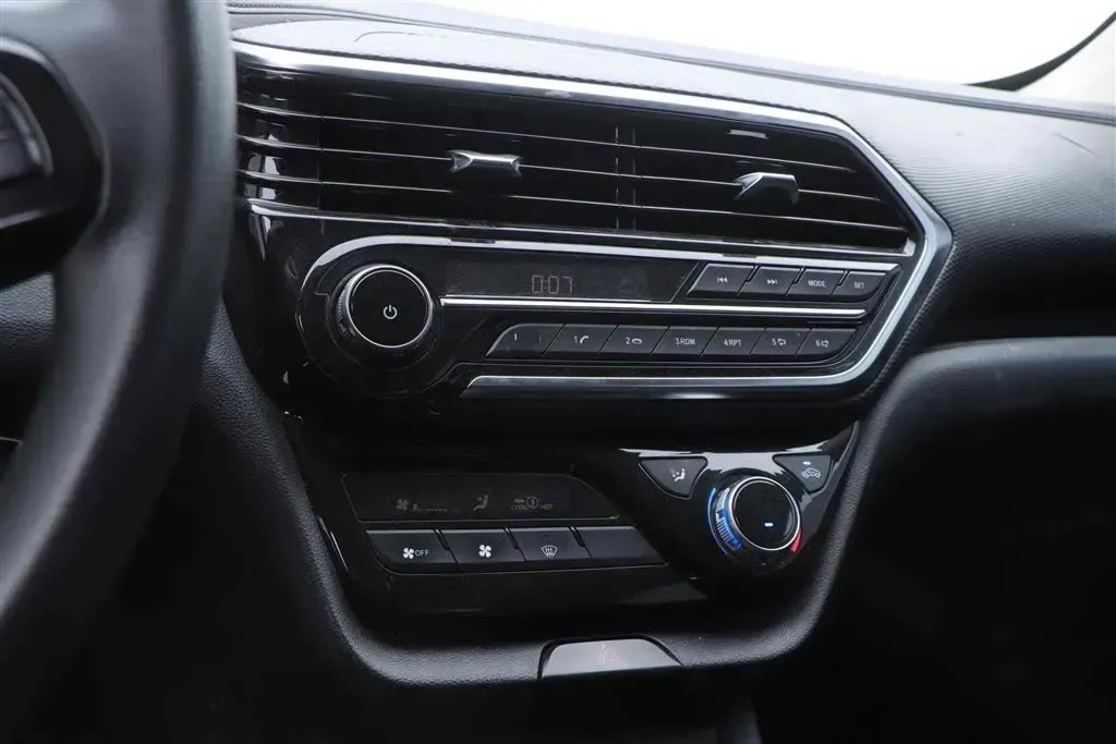 2019 ChangAn Alsvin 1.5L 107HP L4 5DCT,autocango,china used car exporter,china ev exporter,chinese used car exporter,chinese used ev exporter