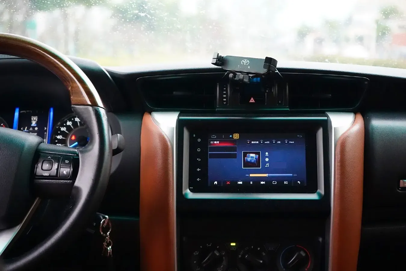 2016 Toyota Fortuner 2.7L 163HP L4 6AT,autocango,china used car exporter,china ev exporter,chinese used car exporter,chinese used ev exporter