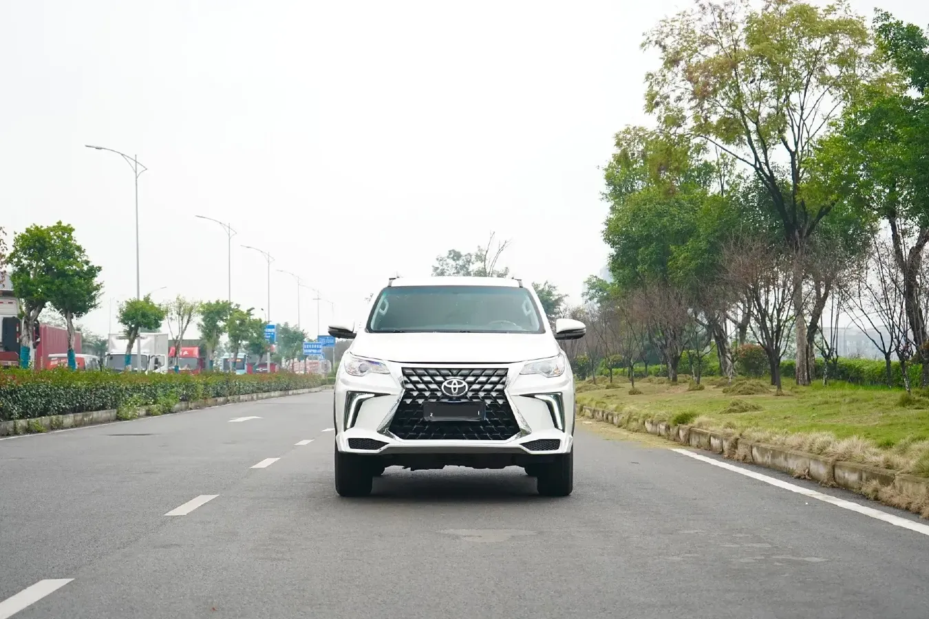 2016 Toyota Fortuner 2.7L 163HP L4 6AT,autocango,china used car exporter,china ev exporter,chinese used car exporter,chinese used ev exporter
