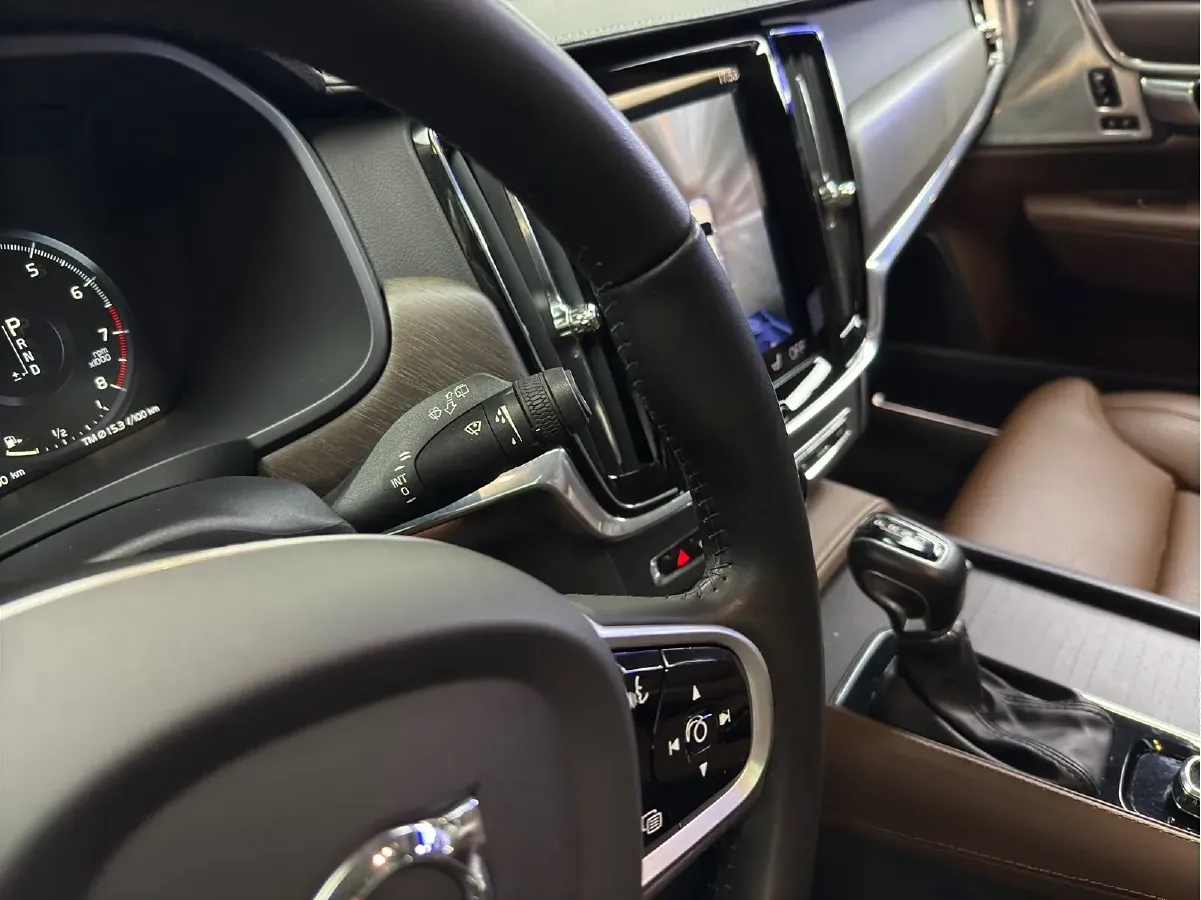 2020 Volvo V90 2.0T 254HP L4 8AT,autocango,china used car exporter,china ev exporter,chinese used car exporter,chinese used ev exporter