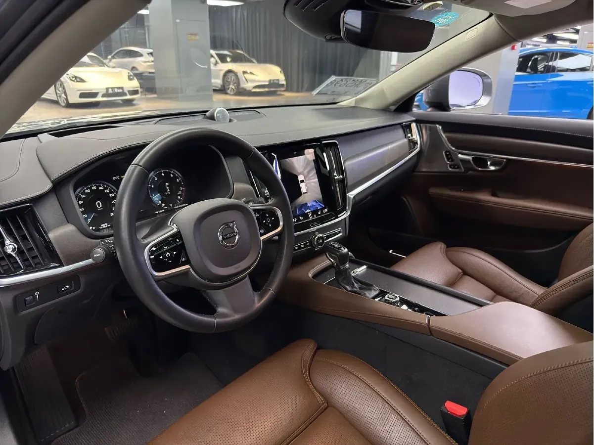 2020 Volvo V90 2.0T 254HP L4 8AT,autocango,china used car exporter,china ev exporter,chinese used car exporter,chinese used ev exporter