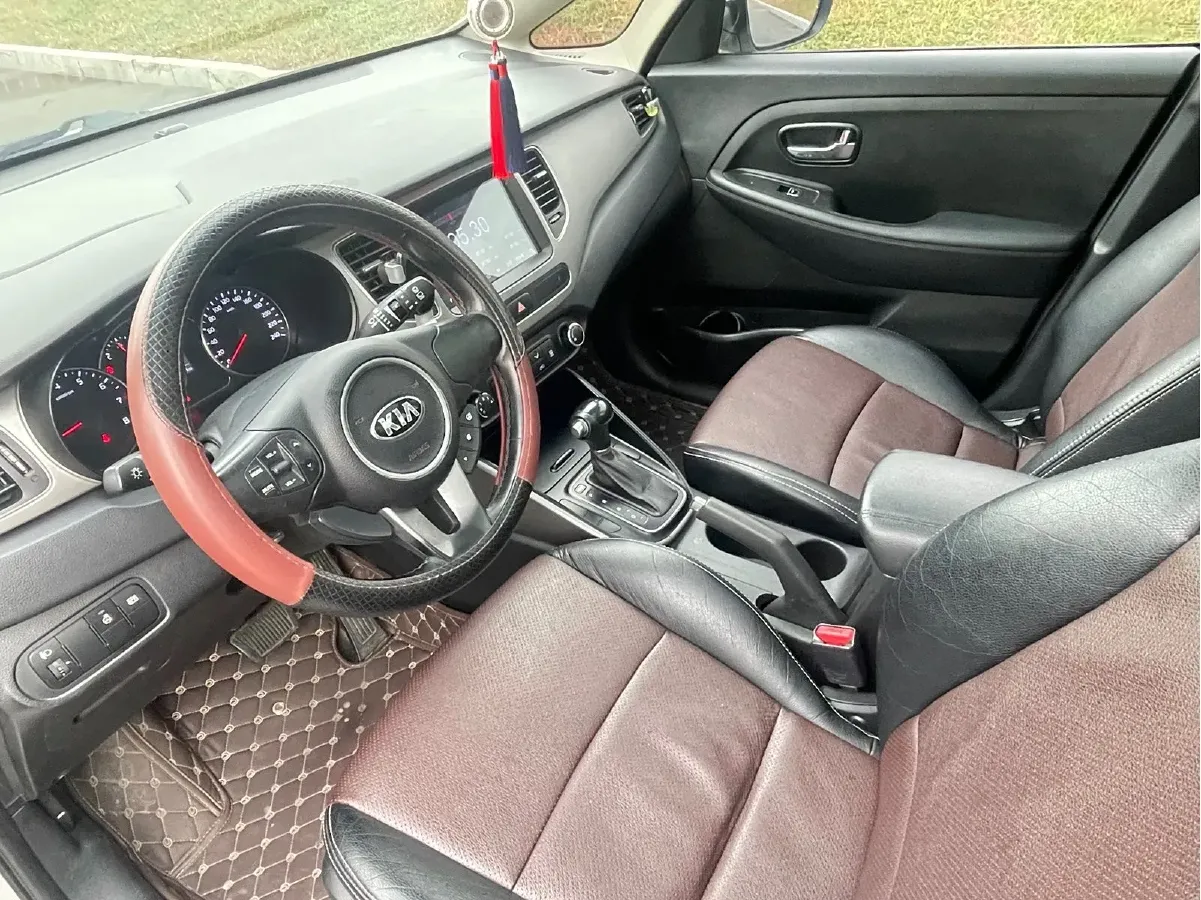 2013 Kia Carens 2.0L 152HP L4 6AT,autocango,china used car exporter,china ev exporter,chinese used car exporter,chinese used ev exporter