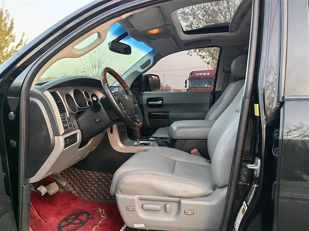 2010 Toyota Sequoia 5.7L 386HP V8 6AT,autocango,china used car exporter,china ev exporter,chinese used car exporter,chinese used ev exporter