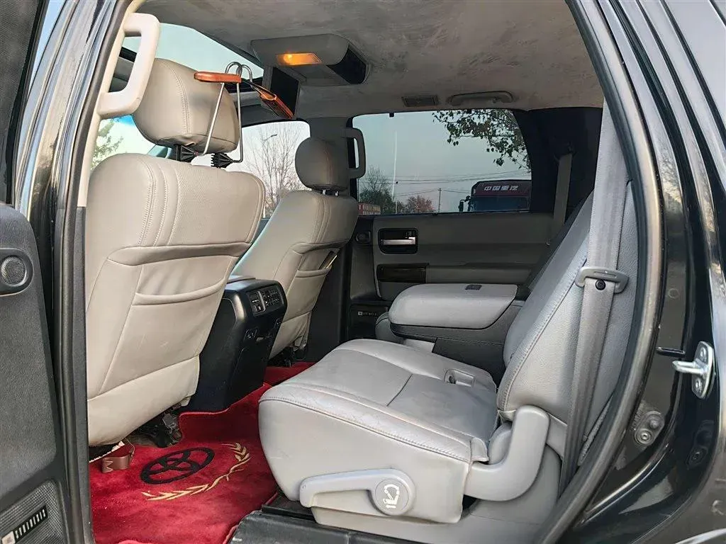 2010 Toyota Sequoia 5.7L 386HP V8 6AT,autocango,china used car exporter,china ev exporter,chinese used car exporter,chinese used ev exporter
