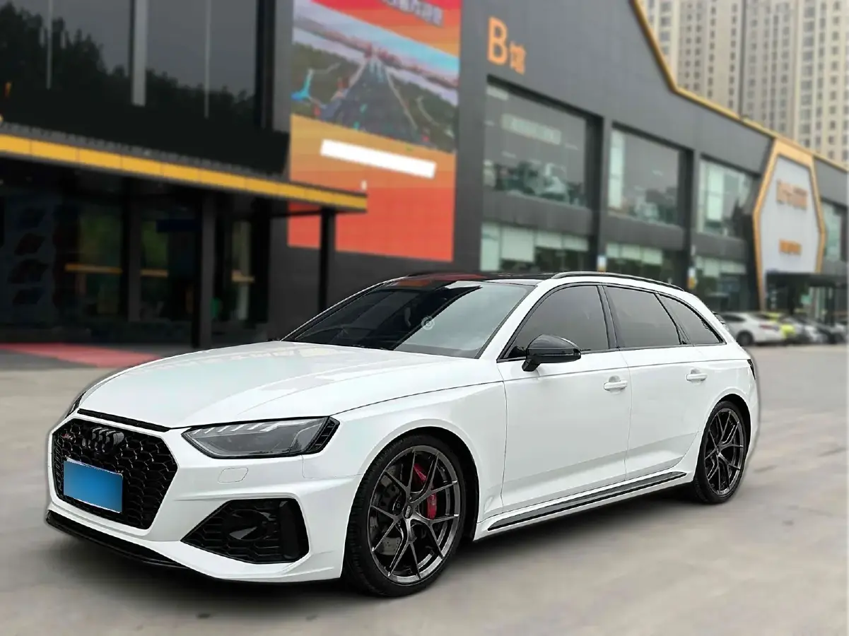 2020 Audi RS 4 2.9T 450HP V6 8AT