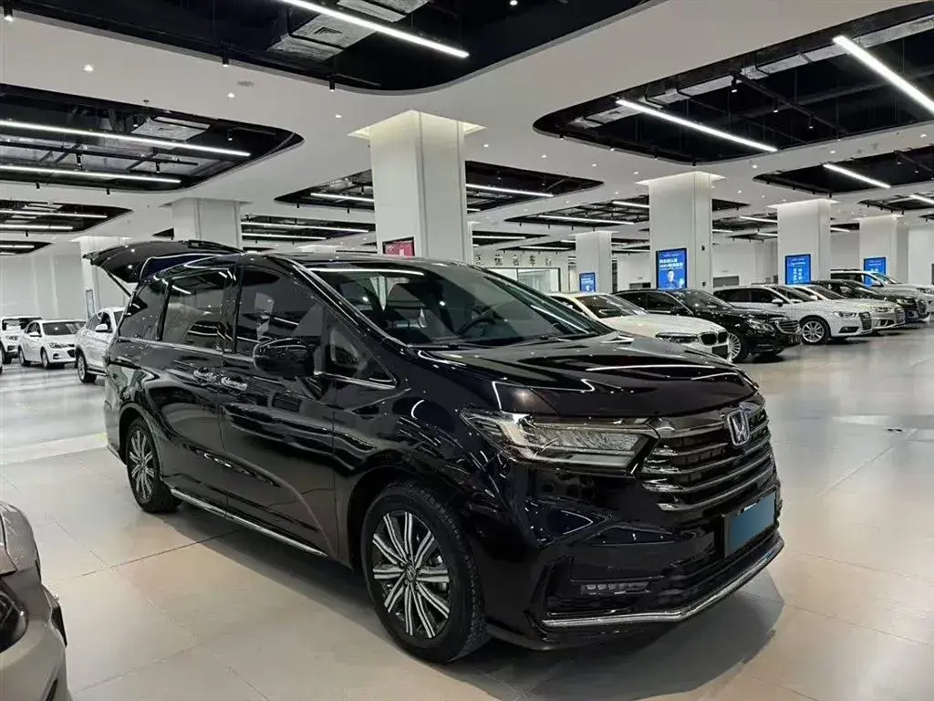 2022 Honda Odyssey 2.0L 146HP L4 E-CVT Hybrid