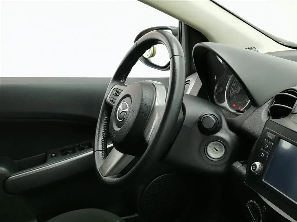 2011 Mazda 2 1.5L 103HP L4 5MT,autocango,china used car exporter,china ev exporter,chinese used car exporter,chinese used ev exporter