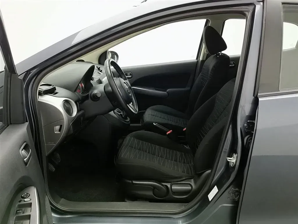 2011 Mazda 2 1.5L 103HP L4 5MT,autocango,china used car exporter,china ev exporter,chinese used car exporter,chinese used ev exporter