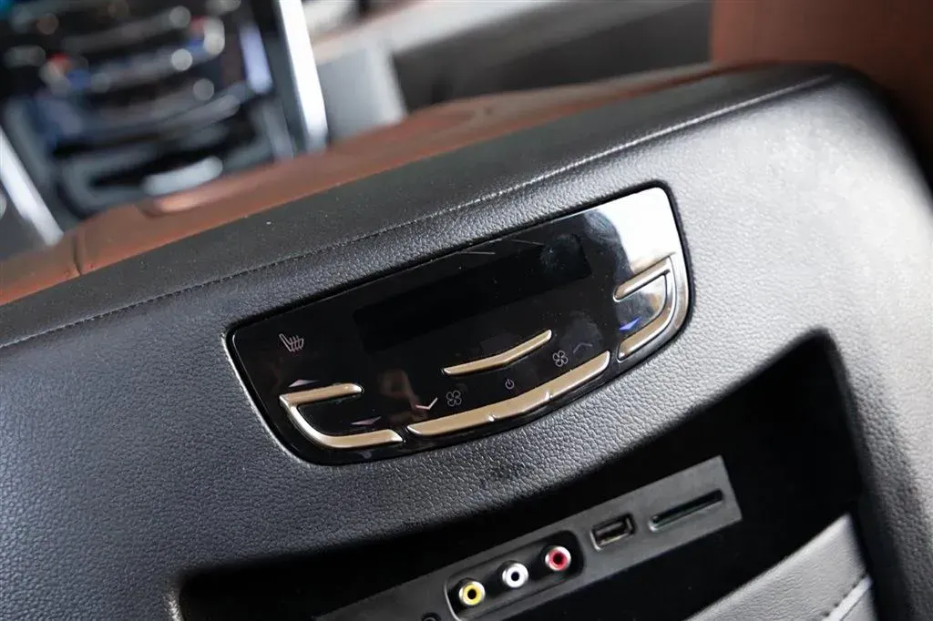 2017 Cadillac ESCALADE 6.2L 426HP V8 8AT,autocango,china used car exporter,china ev exporter,chinese used car exporter,chinese used ev exporter