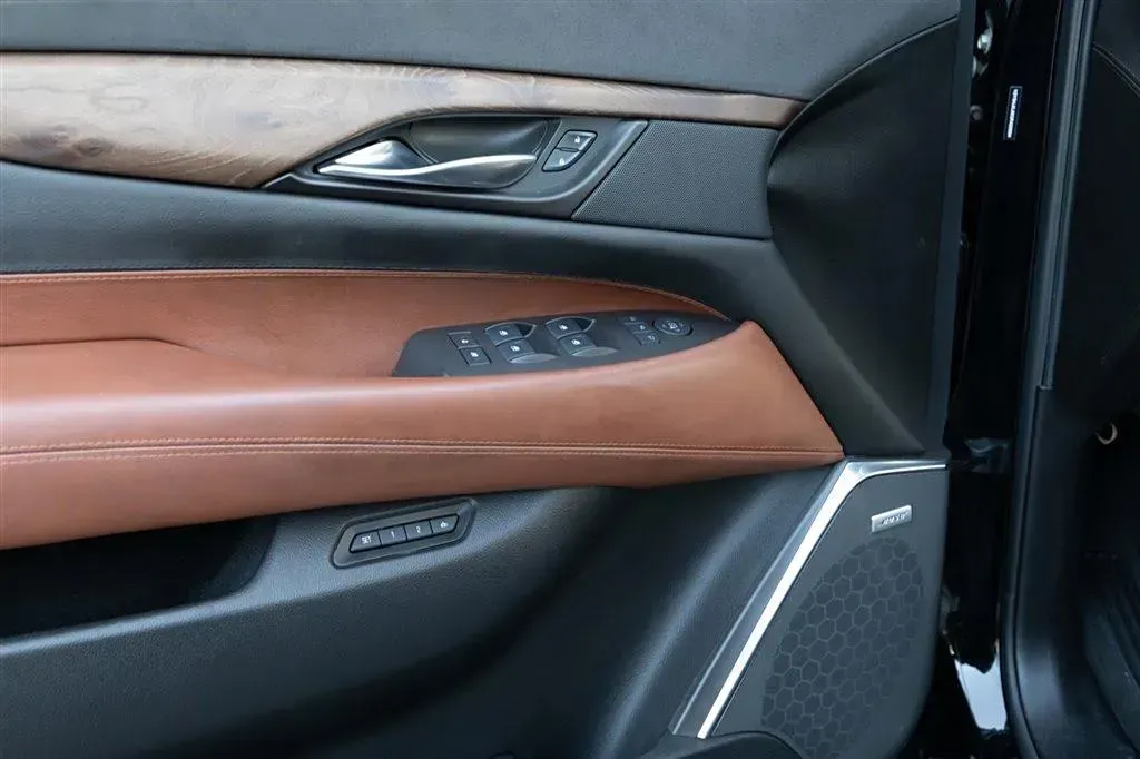 2017 Cadillac ESCALADE 6.2L 426HP V8 8AT,autocango,china used car exporter,china ev exporter,chinese used car exporter,chinese used ev exporter