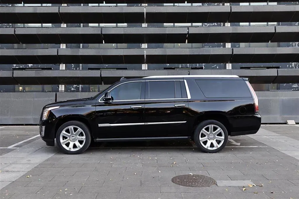 2017 Cadillac ESCALADE 6.2L 426HP V8 8AT,autocango,china used car exporter,china ev exporter,chinese used car exporter,chinese used ev exporter