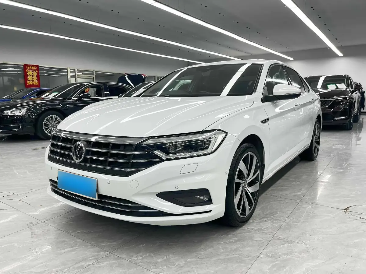 2019 Volkswagen Sagitar 1.4T 150HP L4 7DCT
