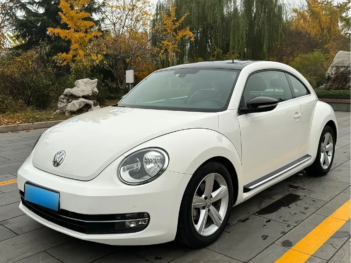 2013 Volkswagen Beetle 1.4T 160HP L4 7DCT