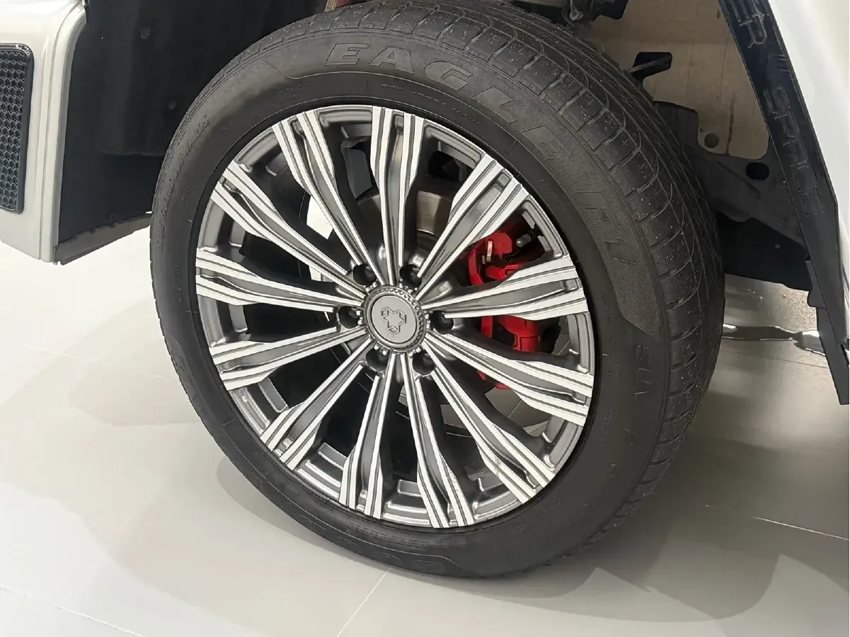 2021 Cyberspace 300 2.0T 227HP L4 8AT,autocango,china used car exporter,china ev exporter,chinese used car exporter,chinese used ev exporter