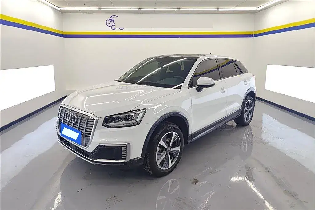 2019 Audi Q2L e-tron BEV 39.7KWH