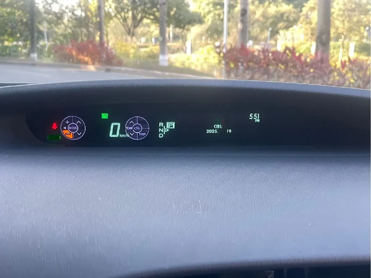 2012 Toyota Prius 1.8L 99HP L4 E-CVT Hybrid,autocango,china used car exporter,china ev exporter,chinese used car exporter,chinese used ev exporter