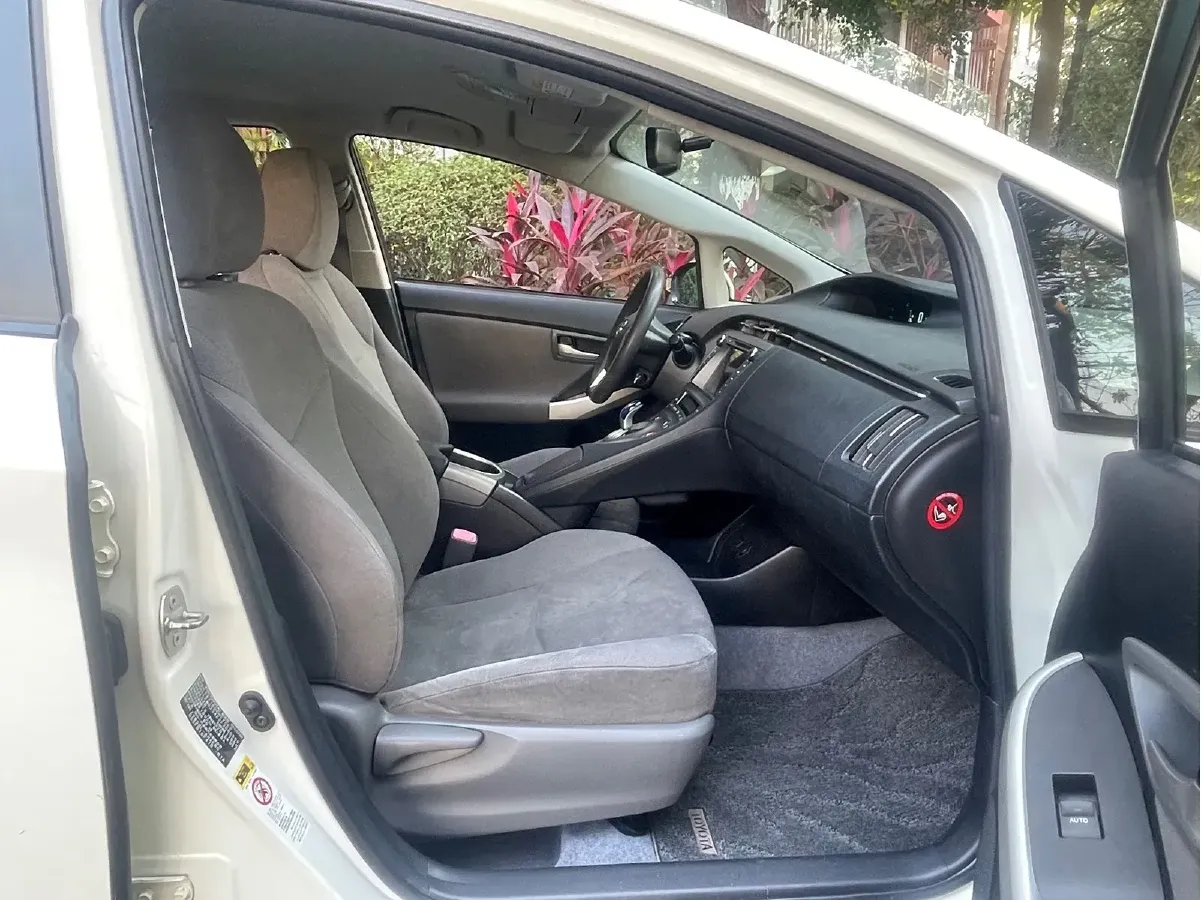 2012 Toyota Prius 1.8L 99HP L4 E-CVT Hybrid,autocango,china used car exporter,china ev exporter,chinese used car exporter,chinese used ev exporter