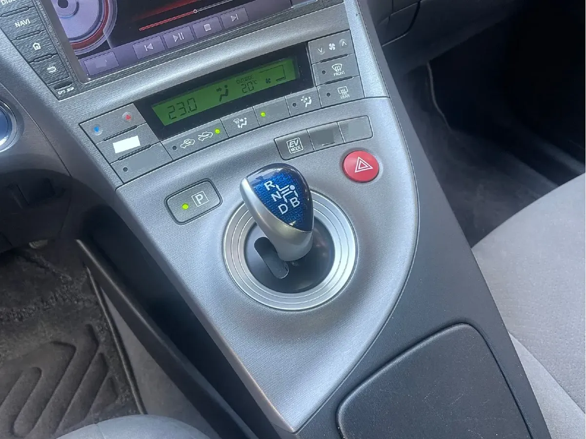 2012 Toyota Prius 1.8L 99HP L4 E-CVT Hybrid,autocango,china used car exporter,china ev exporter,chinese used car exporter,chinese used ev exporter