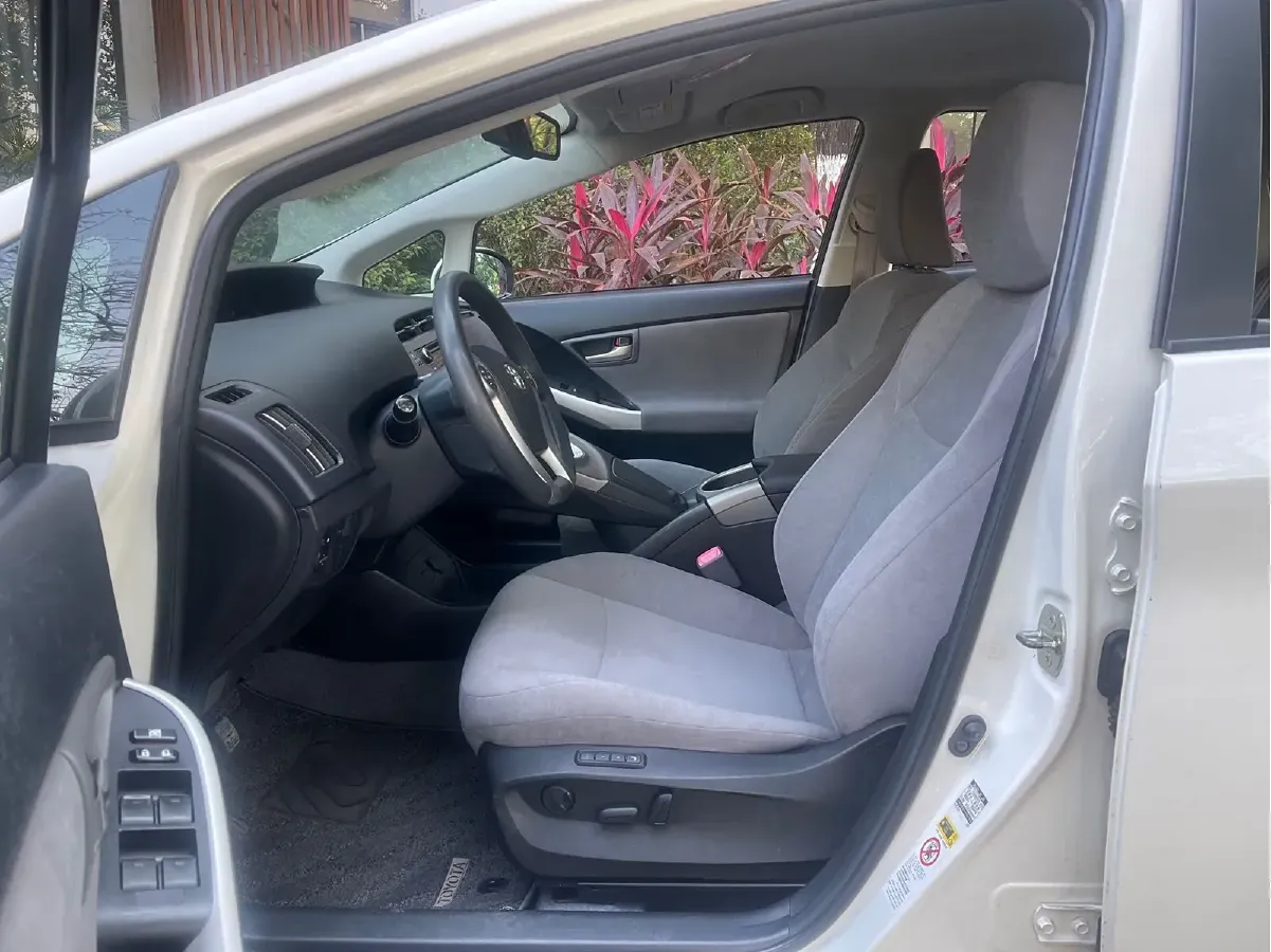 2012 Toyota Prius 1.8L 99HP L4 E-CVT Hybrid,autocango,china used car exporter,china ev exporter,chinese used car exporter,chinese used ev exporter