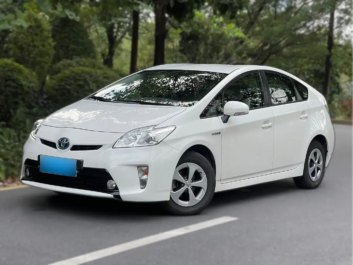 2012 Toyota Prius 1.8L 99HP L4 E-CVT Hybrid