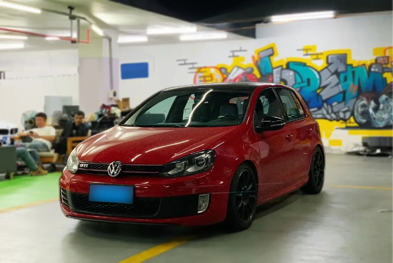 2010 Volkswagen GolfGTI 2.0T 200HP L4 6DCT